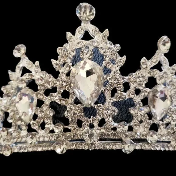 Wedding tiera silver tone and rhinestones. - Picture 3 of 3